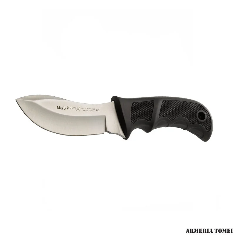 Coltello professionale per il taglio di carni cotte, come arrosti
