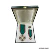COFANETTO - SET ONOREFICENZE MEDAGLIE + SPILLA CAVALIERE DELLA REPUBBLICA (ROSELLINA IN STOFFA)