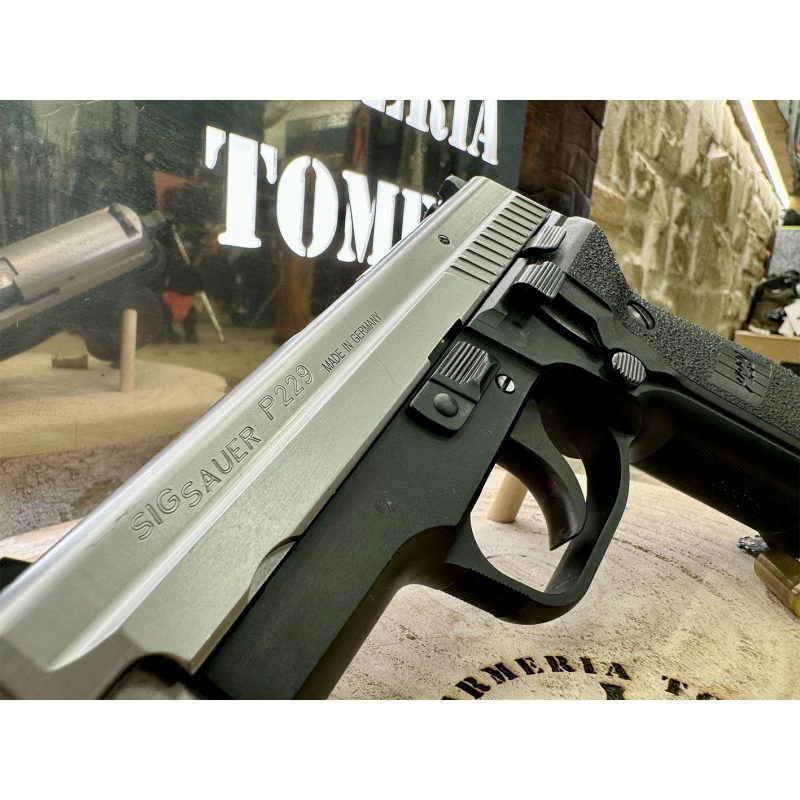 USATO - PISTOLA - SIG SAUER MOD. P229 cal. 40 S&W - immagine 3