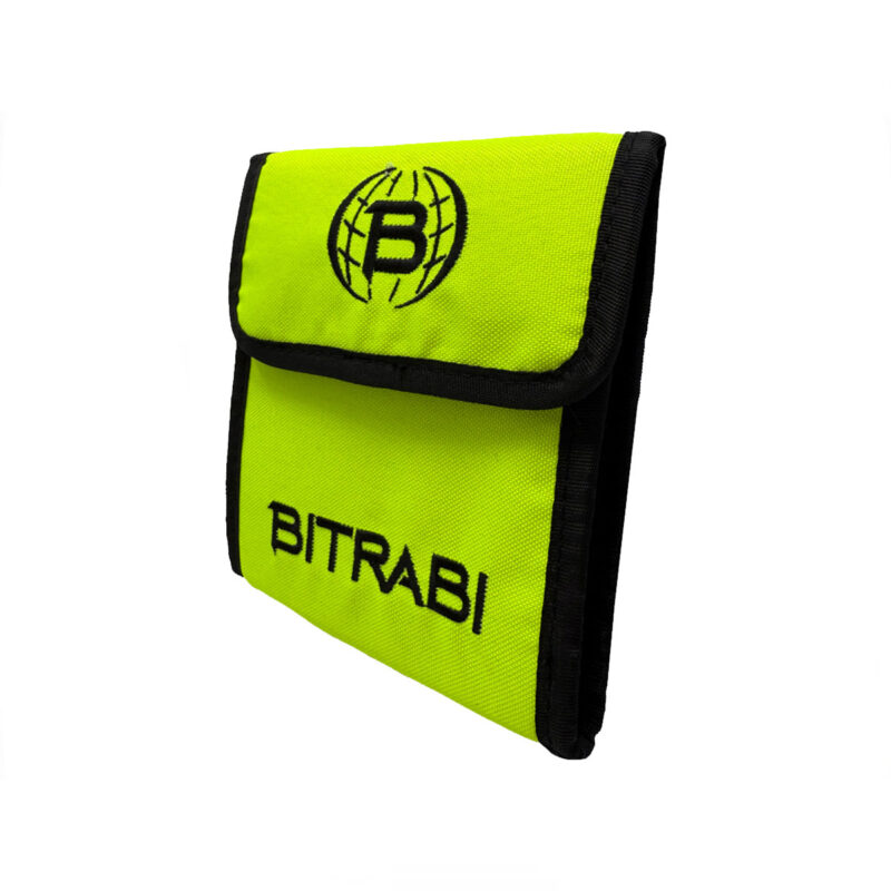 BITRABI - PORTA LICENZA DA CACCIA MULTITASCA CON PORTA PENNA (GIALLO FLUO)