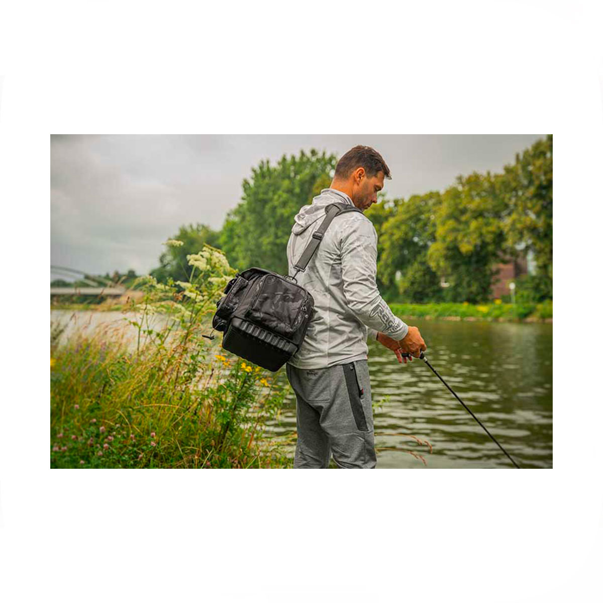 FOX RAGE - VOYAGER CAMO EDITION LARGE CARRYALL - immagine 16