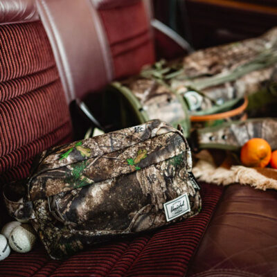 HERSCHEL - REALTREE® CHAPTER TRAVEL KIT | 5L | Realtree® APX™ Camo - immagine 4