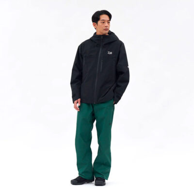 COMPLETO - DAIWA - DR-1926JE GORE-TEX Versatile Rain Jacket Black - immagine 3